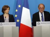 El ministro francés de Asuntos Exteriores, Jean-Yves Le Drian, y la ministra de Defensa de Francia, Florence Parly, en una declaración oficial este sábado.