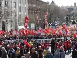 Manifestación convocada por UGT y CC OO este 15 de abril en Madrid en defensa de unas pensiones "dignas".