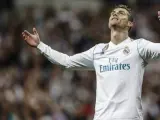 Cristiano Ronaldo, se lamenta en un partido partido del Real Madrid.