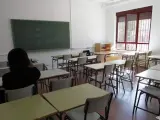 <p>Una clase prácticamente vacía en un instituto madrileño durante la huelga de profesores.</p>