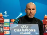 Zinedine Zidane en rueda de prensa en la Champions.