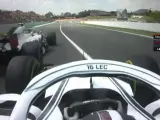 Charles Leclerc casi tiene un fuerte accidente con Kevin Magnussen por una acción muy peligrosa del danés.