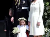 Kate Middleton acudió a la boda de Meghan Markle y Harry con un abrigo de Alexander McQueen.