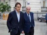 El actual seleccionador español, Julen Lopetegui, y a su predecesor en el cargo, Vicente del Bosque, a su llegada a la Audiencia Nacional.