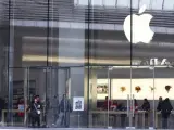 Vista de una tienda Apple en Pekín (China). EFE