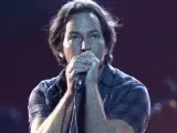 Eddie Vedder, vocalista de Pearl Jam, durante un concierto.