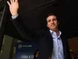 Pablo Casado atiende a los medios tras anunciar su candidatura a liderar el PP.