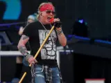 El cantante de la banda estadounidense Guns N' Roses, Axl Rose, durante el concierto del Download Festival.
