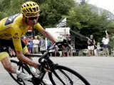 Chris Froome, con el maillot amarillo de líder en el Tour de Francia.