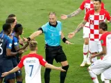 El árbitro de la final del mundial, Pitana, durante el Francia-Croacia.