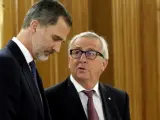 El rey Felipe VI junto al presidente de la Comisión Europea, Jean-Claude Juncker, en el Palacio de la Zarzuela.