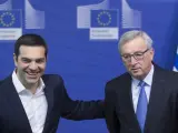 El presidente griego, Alexis Tsipras, y el presidente de la Comisión Europea, Jean Claude Juncker