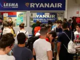 Colas en el mostrador de Ryanair en Barajas.