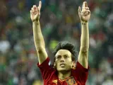 El jugador canario, David Silva, celebra un gol con la Selección Española.