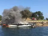 Incendio en un catamarán en Illa da Toxa, O Grove (Pontevedra)