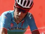 El ciclista italiano del equipo Astana, Vicenzo Nibali, a su llegada a la meta de la segunda etapa de la Vuelta Ciclista a España.