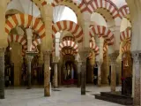 Imagen del patio de las columnas de la Mezquita de Córdoba.