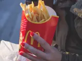 Fotografía de unas patatas de McDonald's.