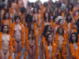 Mujeres posan desnudas para Spencer Tunick en la localidad mexicana de San Miguel de Allende en 2014.