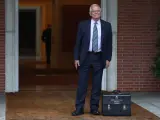 Borrell, ministro de Asuntos Exteriores, llega a su primer Consejo de Ministros