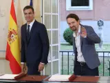 Pablo Iglesias y Pedro Sánchez / EFE