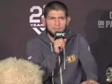 Khabib Nurmagomedov, en una rueda de prensa tras su combate contra Conor McGregor en la UFC.