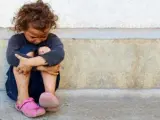 Niño triste y pobre
