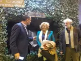 Manuela Carmena en el stand de Cantabria