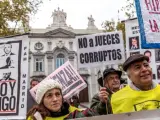 Concentración de manifestantes ante el Tribunal Supremo.