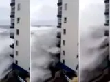 Olas destrozando balcones en Tenerife.