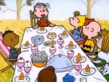 Charlie Brown celebra Acción de Gracias con sus amigos en el especial 'A Charlie Brown Thanksgiving'.