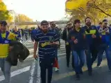 Los aficionados de Boca Juniors acudieron al Bernabéu cantando.