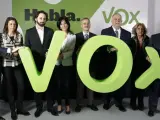 Iván Espinosa de los Monteros, Ana Velasco, Santiago Abascal, Cristina Seguí, José Antonio Ortega Lara, José Luis González Quirós, Ana María Vidal Abarca e Ignacio Camuñas (i-d) durante la presentación de Vox.