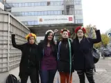Las activistas de Femen en las puertas del juzgado.