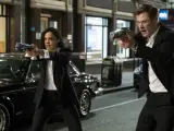 Chris Hemsworth y Tessa Thompson interpretan a los nuevos héroes de 'Men In Black'.