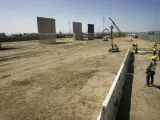 Prototipos de secciones del muro que planea levantar Trump (EFE)