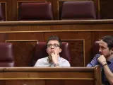 &Iacute;&ntilde;igo Errej&oacute;n y Pablo Iglesias, de Podemos