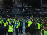 Los taxistas de Barcelona caminando hacia el Parlament.