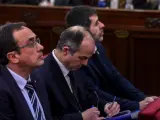 Josep Rull, Jordi Turull y Jordi Sànchez, durante la primera jornada del juicio del 'procés'.