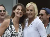 Martina Navratilova y su novia Julie Lemigova, tras la petición de matrimonio en el US Open.