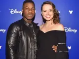 ¿Reconoces el regalo marvelita de Daisy Ridley para John Boyega?