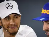 Lewis Hamilton y Fernando Alonso, durante la rueda de prensa previa al GP de Abu Dhabi.