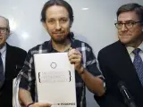 Pablo Iglesias, Juan Torres y Vicenç Navarro / EFE