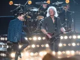 La banda Queen, con Adam Lambert, Brian May y Roger Taylor, durante su actuación en la 91º ceremonia de los premios Oscar.