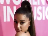 Ariana Grande homenajeada en la ceremonia 'Women In Music' de 'Billboard'