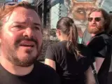 Jack Black hace realidad el meme del novio distraído.