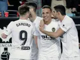 Rodrigo celebra su gol ante el Betis, que dio el pase al Valencia a la final de la Copa del Rey.