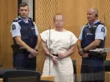 Brenton Tarrant, el ultra australiano que provocó una matanza en Nueva Zelanda, tras ser detenido.