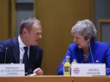 Theresa May y Donald Tusk, en Bruselas.