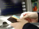 Servicio de cajero automático en un banco.